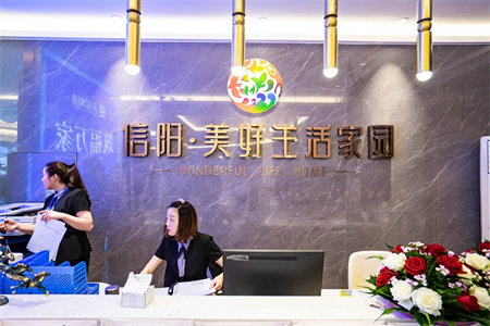 诺贝尔城1楼带院3室2厅1卫117㎡带车位储藏室可按揭